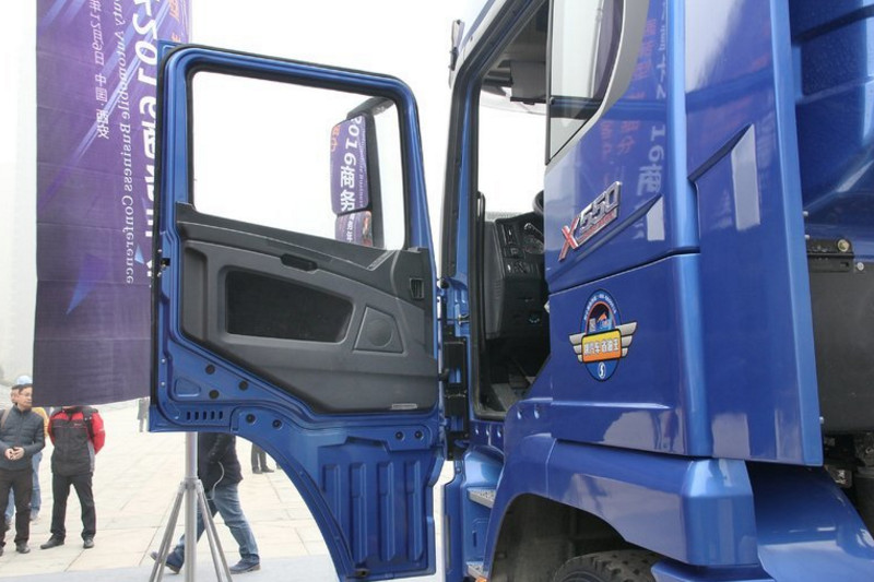 陜汽重卡 德龍X3000 超強(qiáng)版 550馬力 6X4 國(guó)五牽引車(SX42584Y324)