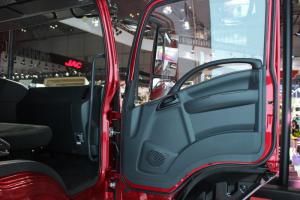 慶鈴 五十鈴巨咖 460馬力 6X4 國(guó)五 牽引車(chē)(QL4250W2NCZ)