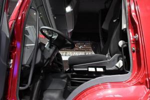 慶鈴 五十鈴巨咖 460馬力 6X4 國(guó)五 牽引車(chē)(QL4250W2NCZ)