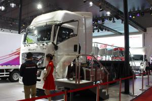 慶鈴 五十鈴巨咖 420馬力 4X2 國(guó)五 牽引車(chē)(QL4180W1KDR)