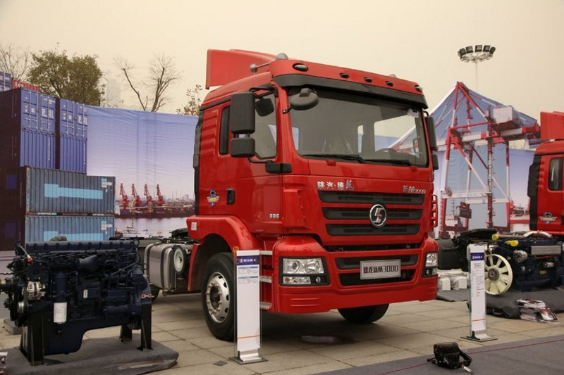 陜汽重卡 德龍新M3000 336馬力 4X2 國(guó)四牽引車(SX4186GR361)