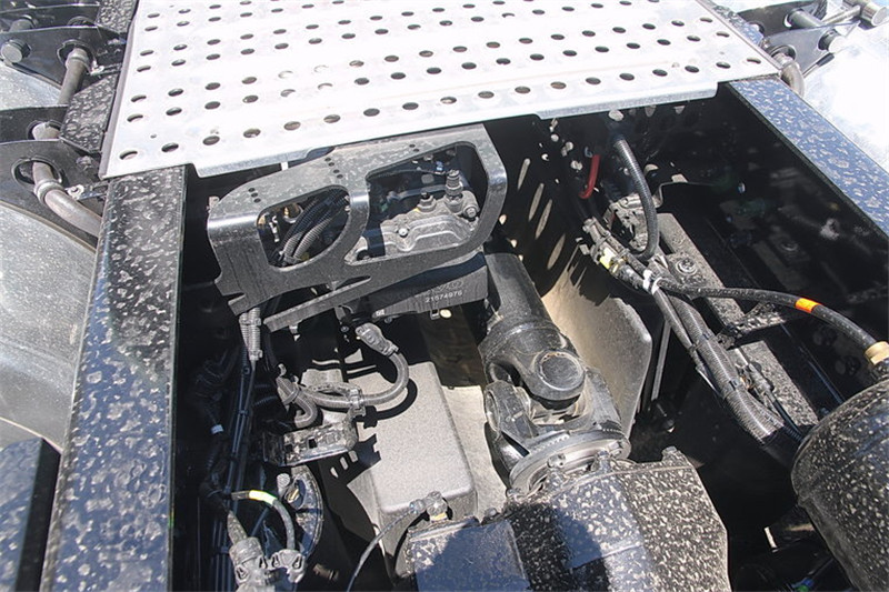 沃爾沃 新FH重卡 540馬力 6X4 國(guó)五牽引車(澳大利亞版)