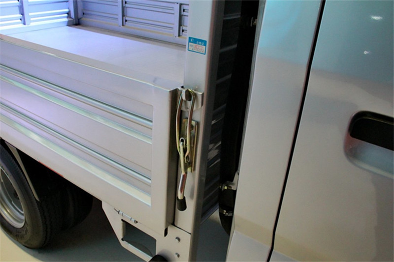 重汽王牌 W1系 1.8L 62馬力 柴油 2.3米 國(guó)四雙排欄板微卡(CDW1030S1M4)