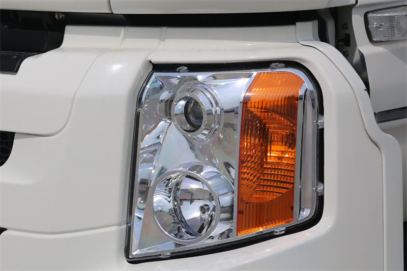 重汽王牌 W5B-H重卡 340馬力 4X2 國五牽引車(12檔)(CDW418重汽王牌 W5B-H重卡 340馬力 4X2 國五牽引車(12檔)(CDW4180A1T5)0A1T5)