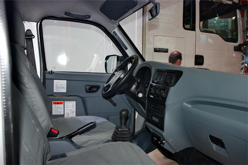 重汽王牌 W1系 61馬力 2.5米 國(guó)四雙排載貨微卡(CDW1030S3M4)