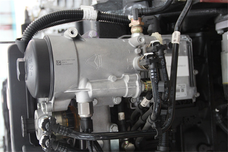 重汽王牌 W5B-H重卡 310馬力 8X4 9.6米 國(guó)四倉(cāng)柵式載貨車(chē)(435后橋)(CDW5310CCYA1T4J)