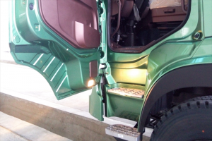 重汽王牌 W5D-M中卡 180馬力 4X2 4.5米 國(guó)四自卸車(8檔)(CDW3161A1N4)