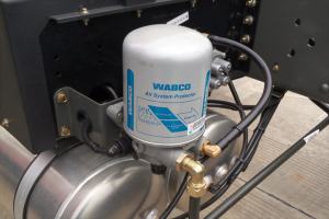 重汽王牌 W5D-M中卡 180馬力 4X2 4.5米 國(guó)四自卸車(10檔)(CDW3161A1N4)