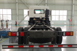 重汽王牌 W5D-M中卡 180馬力 4X2 6.8米 國四倉柵式載貨車(CDW5161CCYA1N4L)