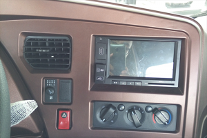 重汽王牌 W5D-M中卡 180馬力 4X2 6.8米 國四倉柵式載貨車(CDW5161CCYA1N4L)