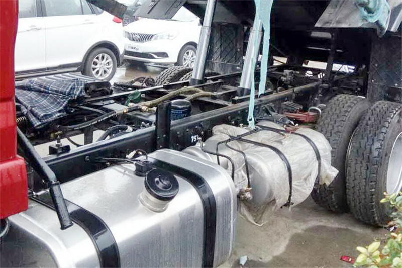 唐駿歐鈴 T7系列 129馬力 3.7米 4X2 國(guó)五自卸車(ZB3041UPD6V) 