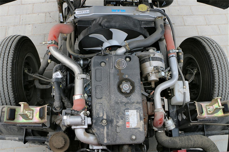 唐駿歐鈴 T1系列 83馬力 4X2 3.7米 國(guó)五單排欄板輕卡(ZB1040KDD6V)