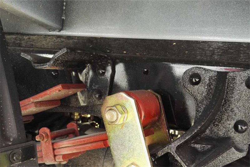 唐駿歐鈴 T1系列 82馬力 3.4米 國(guó)四排半倉(cāng)柵式微卡(ZB5040CCYKPC6F)