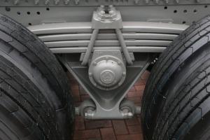 中國重汽 斯太爾D7B重卡 430馬力 6X4 國五 天然氣牽引車(ZZ4253N3841E1LBN)