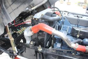 唐駿歐鈴 T7系列 143馬力 4.1米 4X2 國(guó)五單排欄板輕卡(ZB1040UDD6V)