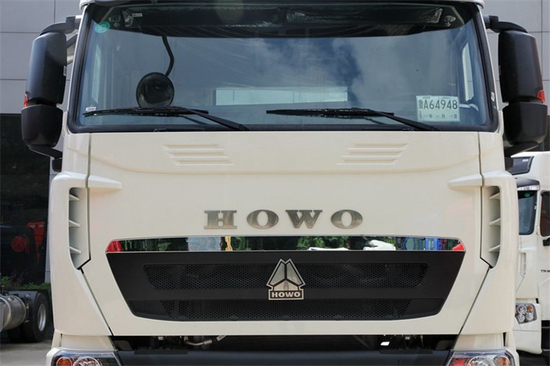 中國(guó)重汽 HOWO T7H重卡 540馬力 6X4 國(guó)五牽引車(chē)(ZZ4257W324HE1B)