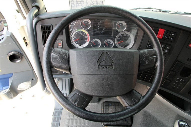 中國(guó)重汽 HOWO T7H重卡 540馬力 6X4 國(guó)五牽引車(chē)(ZZ4257W324HE1B)