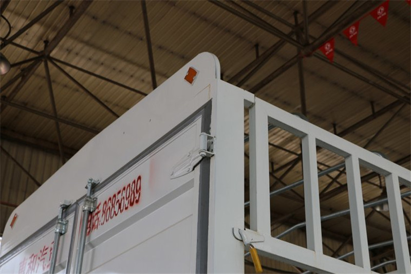 東風 凱普特K6-L 141馬力 4.2米 國五單排倉柵載貨車(EQ5041CCY8BD2AC)