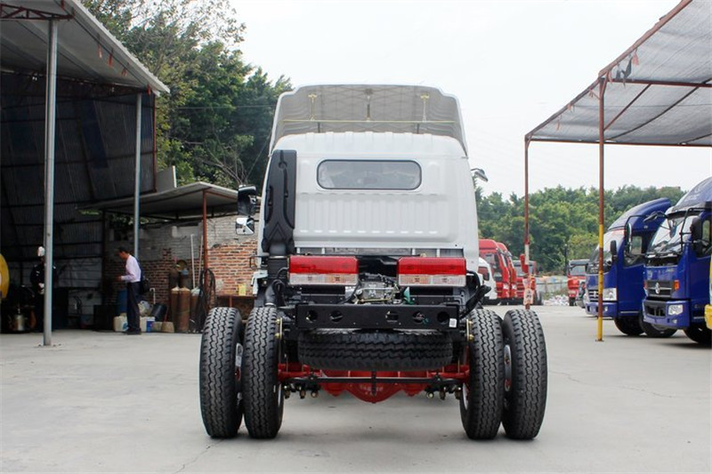 東風(fēng) 凱普特K6-L 150馬力 4.2米 國(guó)五單排廂式輕卡底盤(EQ5041XXY8BDBAC)