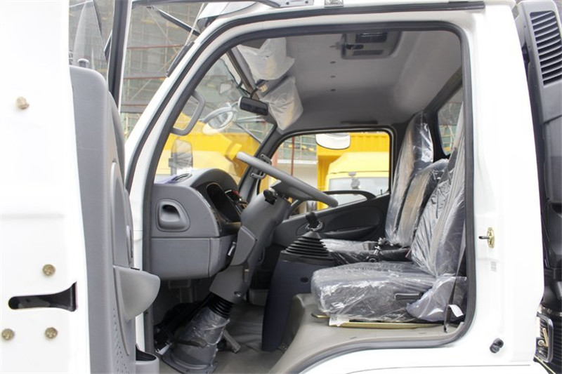 東風(fēng) 凱普特K6-L 150馬力 4.2米 國(guó)五單排廂式輕卡底盤(EQ5041XXY8BDBAC)