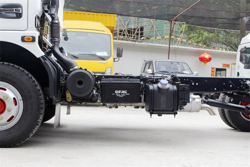 東風(fēng) 凱普特K6-L 150馬力 4.2米 國(guó)五單排廂式輕卡底盤(EQ5041XXY8BDBAC)