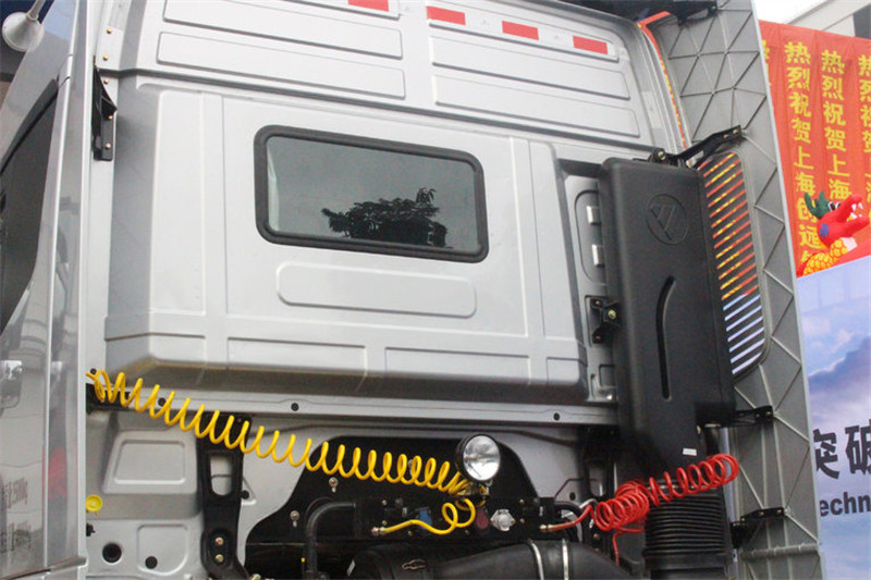 福田 歐曼EST 6系重卡 510馬力 國(guó)五6X4牽引車(高地板)(BJ4259SNFKB-AA)