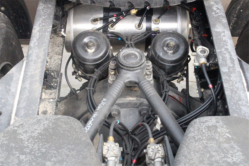 福田 歐曼EST 6系重卡 510馬力 國(guó)五6X4牽引車(高地板)(BJ4259SNFKB-AA)