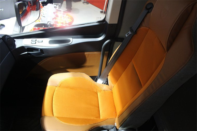 福田 歐曼EST-A 6系重卡 490馬力  國(guó)五6X4牽引車(帶緩速器)(BJ4269SNFKB-AC)