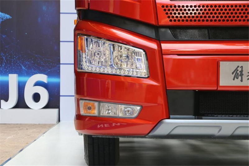 一汽解放 新J6P重卡 領(lǐng)航標(biāo)載版 南方款 460馬力 6X4 國五牽引車(CA4250P66K25T1A1E5)