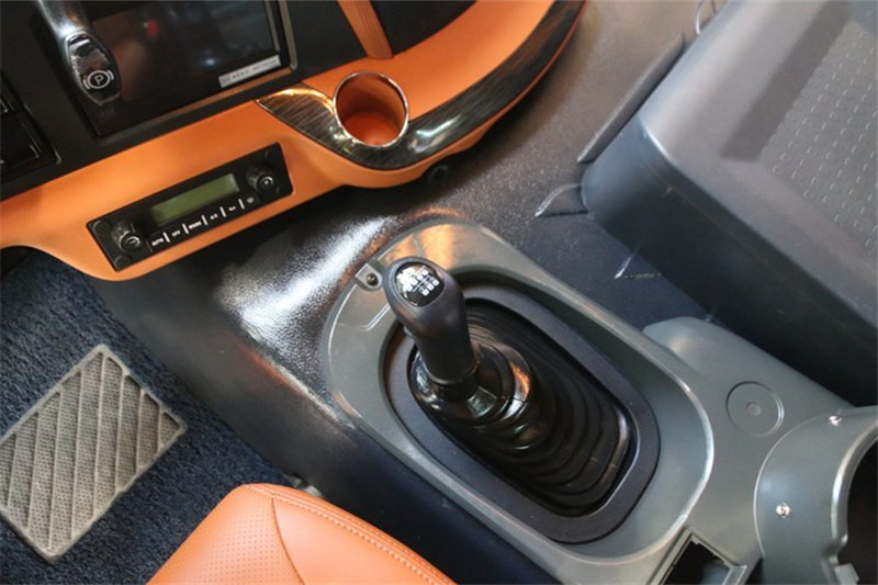 一汽解放 新J6P重卡 領(lǐng)航標(biāo)載版 南方款 460馬力 6X4 國五牽引車(CA4250P66K25T1A1E5)