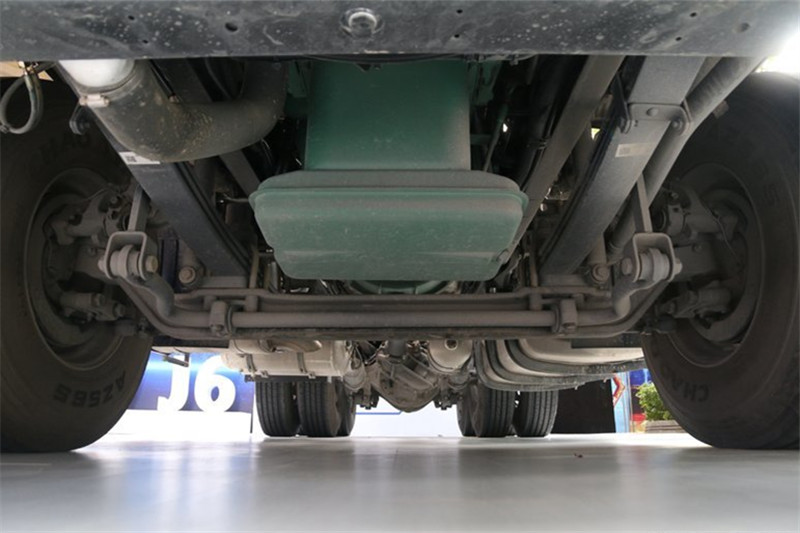 一汽解放 新J6P重卡 領(lǐng)航標(biāo)載版 南方款 460馬力 6X4 國五牽引車(CA4250P66K25T1A1E5)