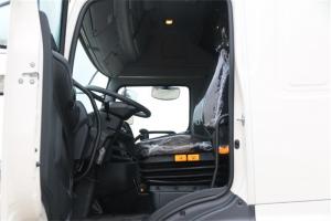 廣汽日野 700系列重卡 300馬力 4X2國五牽引車(平頂)(YC4180SH8JE5)