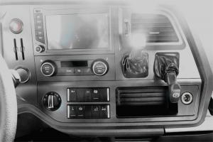 一汽解放 J7重卡 豪華型 550馬力 6X2R 國五AMT自動擋牽引車(CA4250P77K25T2E5)