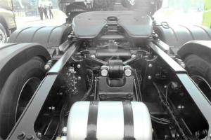 一汽解放 J7重卡 豪華型 550馬力 6X2R 國五AMT自動擋牽引車(CA4250P77K25T2E5)