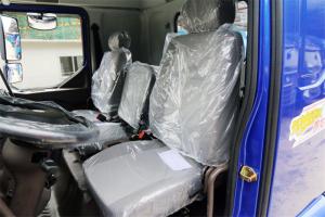 東風柳汽 新乘龍M3中卡 180馬力 4X2 國五6.75米排半廂式載貨車(LZ5166XXYM3AB)