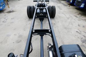 東風柳汽 新乘龍M3中卡 180馬力 4X2 國五6.75米排半廂式載貨車(LZ5166XXYM3AB)