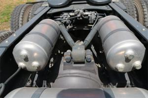 聯(lián)合卡車 U480重卡 480馬力 6X4 國五牽引車(速比3.083)(QCC4252D654)