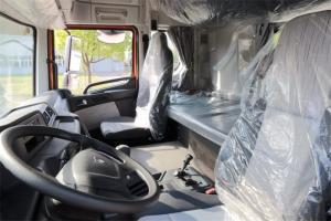 聯(lián)合卡車 U440重卡 440馬力 6X4 國五LNG牽引車(速比3.7)(QCC4252N654-1)