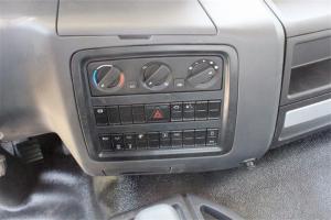 聯(lián)合卡車 U370重卡 370馬力 6X4 國五LNG牽引車(QCC4252N654)