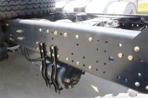 聯(lián)合卡車 U370重卡 370馬力 6X4 國五LNG牽引車(QCC4252N654)