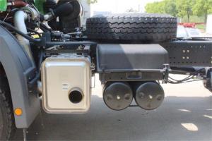 聯(lián)合卡車 U370重卡 370馬力 6X4 國五LNG牽引車(QCC4252N654)