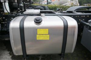 聯(lián)合卡車 U440重卡 440馬力 6X4 國五牽引車(漢德后橋)(QCC4252D654-1)