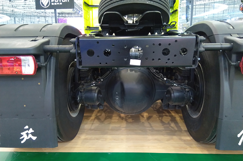 一汽解放 J7重卡 6×4 550馬力 國(guó)六 智能牽引車