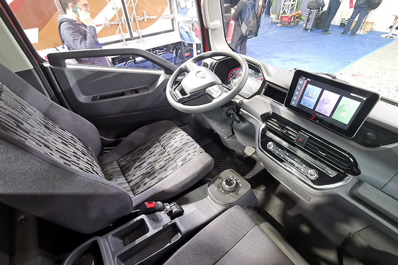 上汽躍進(jìn) C500-3 4×2 150馬力 國(guó)六 載貨車底盤(pán)（SH1043ZFDDWZ1）