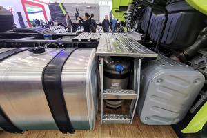 一汽解放 J7重卡 550馬力 6×4 國六 智能牽引車