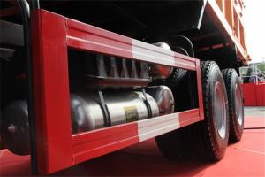 大運(yùn) 新N8E重卡 350馬力 8X4 國五6.8米自卸車(CGC3310D5DDAD)