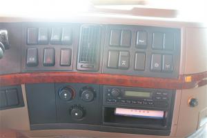 大運(yùn) 新N8E重卡 350馬力 8X4 國五 7.2米自卸車(CGC3310D5DDED)