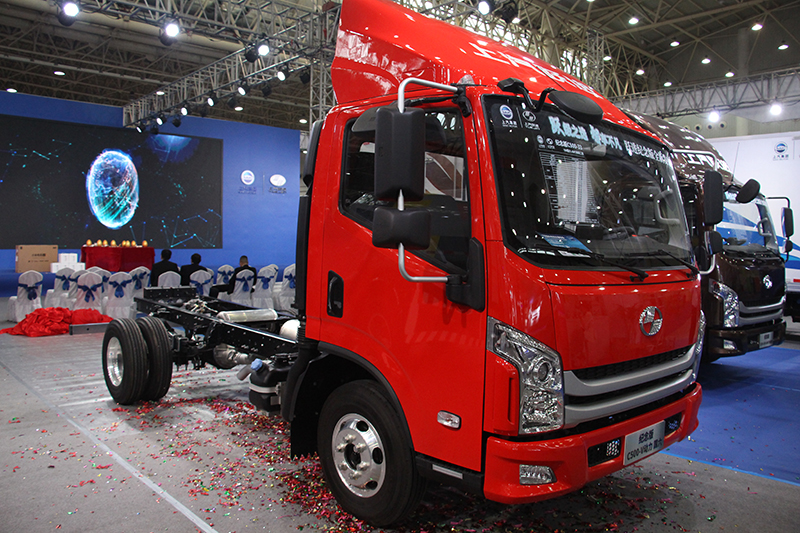 上汽躍進(jìn) C500-3 150馬力 4×2 國(guó)六 載貨車底盤(pán)（SH1043ZFDDWZ1）