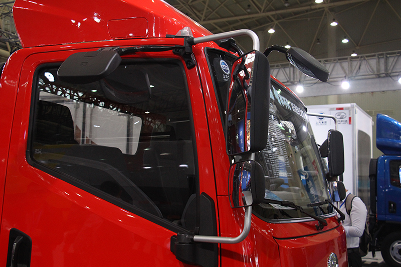 上汽躍進(jìn) C500-3 150馬力 4×2 國(guó)六 載貨車底盤(pán)（SH1043ZFDDWZ1）