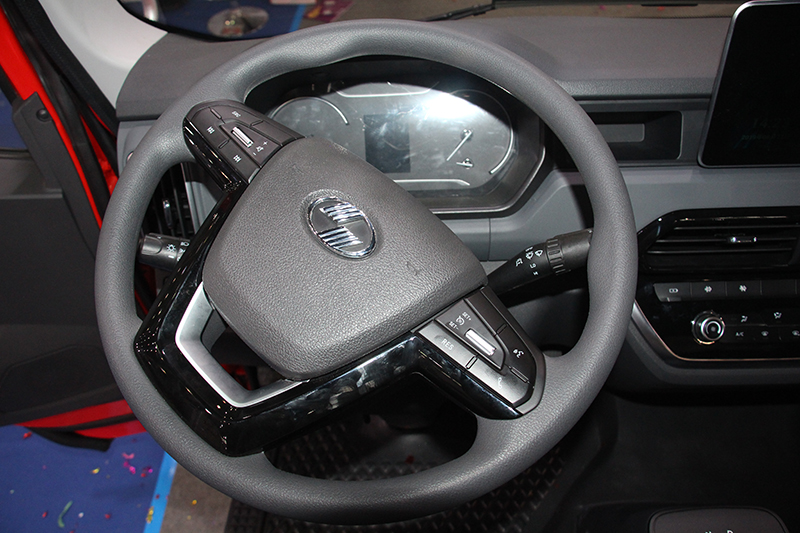 上汽躍進(jìn) C500-3 4×2 150馬力 國(guó)六 載貨車底盤(pán)（SH1043ZFDDWZ1）